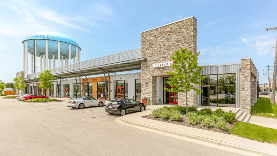 021220Paul-Mitchell-The-School-Milwaukee_Mayfair-Collection