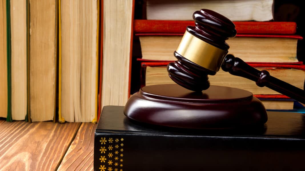 gavel-shutterstock_340874837