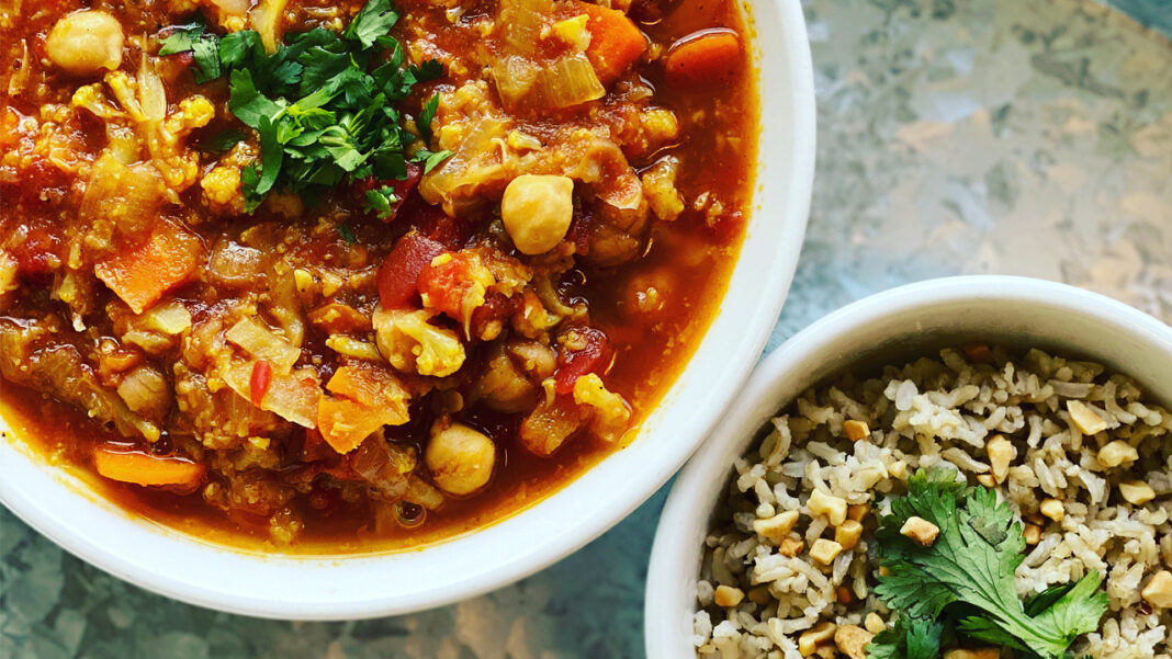 BizLunch-Celesta-1-contributed Celesta’s monthly rotating Balance Bowl pairs grain and seasonal vegetables as a gluten-free option. Recently on the menu was chana masala, an Indian dish made with chickpeas, spices and tomatoes.