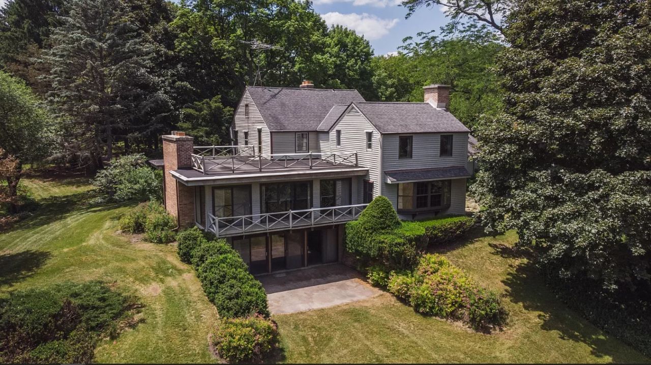 Beaver Lake home sold for 3.1 million